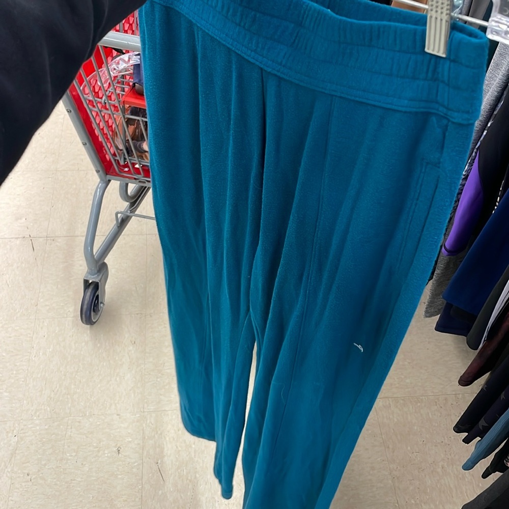 Fabletics blue pleated lounge pants